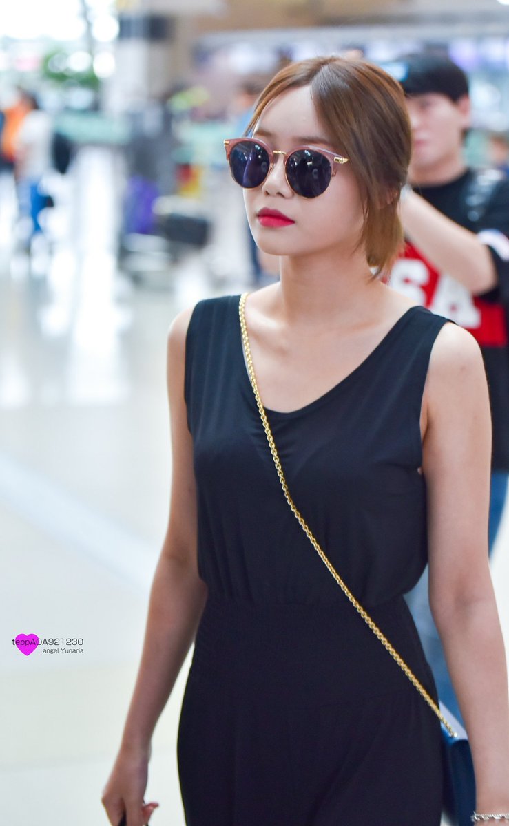 teppAOA921230's tweet photo. 170717 Incheon Airport
아름답다👼✨

#유나 #YUNA #AOA #에이오에이 @Official_AOA @AOA_FANCLUB https://t.co/3KmAIqaT4G