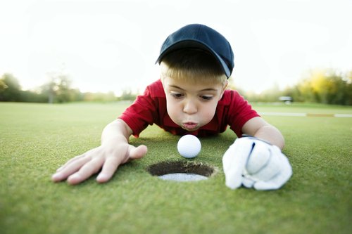 BramfordGolf's tweet photo. Hit the range on Thursdays. 60 range balls FREE to under16s when accompanied by a paying adult. #CheaperGolf #FamilyTime https://t.co/zcCGnhErKs