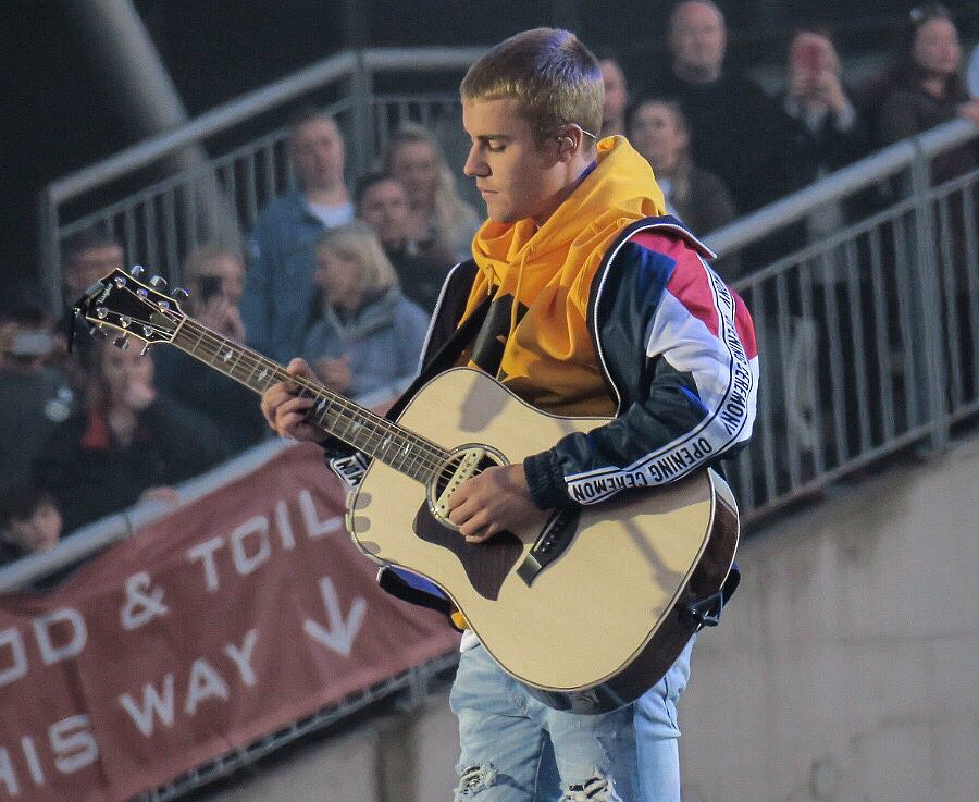 Durugunes_'s tweet photo. aradaki farkı geçtim sıralamada baya aşağılardayız be yardırın  #FanArmyFaceOff #Beliebers @justinbieber https://t.co/je6IYvPxXw