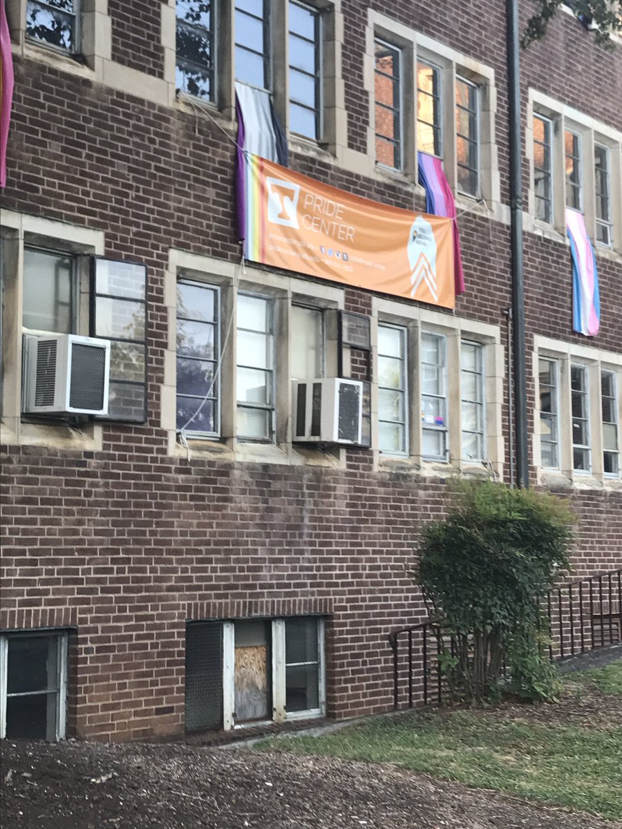 Dr_Atchison's tweet photo. Things that make me happy today: being a #UTVol &amp; seeing the @UTKPrideCenter 🏳️‍🌈proudly flying its banner #VFL 🍊#GBO https://t.co/iF9OgHVH9o