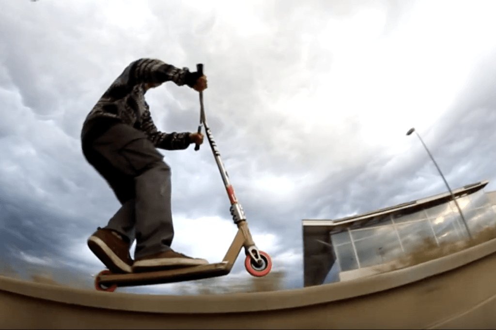 ClampScooterMag's tweet photo. The Fillen Vibe – Alex Montserrat https://t.co/gBWQgD4hMM https://t.co/7c7yy7Tevk