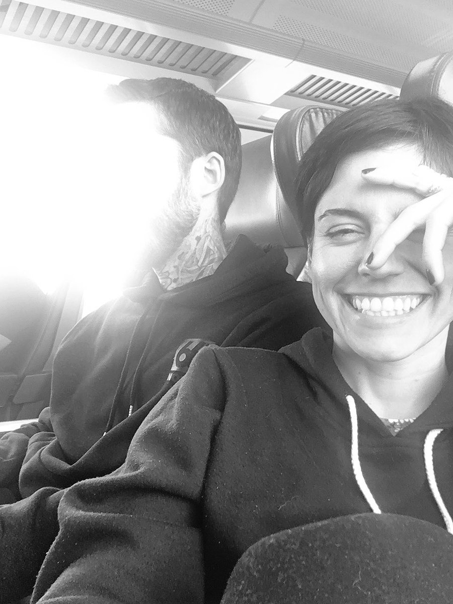 SorelleAmore's tweet photo. Not really. I just took his photo 😜
Also - I'm dating an alien. Only a body and beard. No face. I'm exotic like that 😏
#LightFace https://t.co/YWGc0oAjoL
