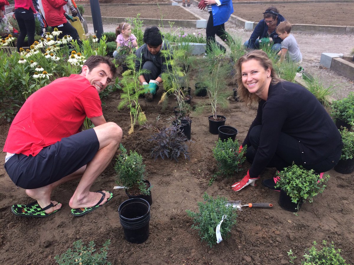 MarkGJenkinson's tweet photo. @jacitytalks &amp; Pete Daw doing their bit in the community garden @thecrystalorg @YourRoyalDocks - I managed to a dig a hole! https://t.co/Hs6nYqwvKR