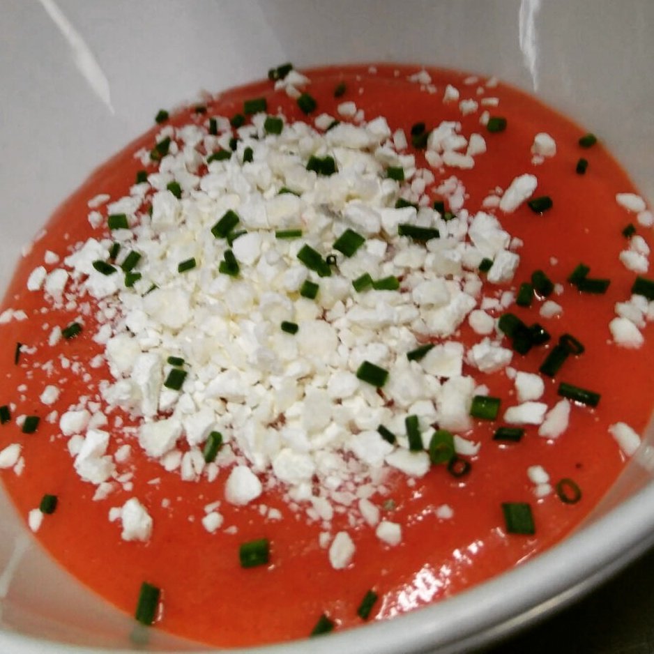 Verano y calor = #Gazpacho de #fresa 🍓 😋. ¡#Sugerencia de la semana! 📋 #bitxarracu #gastrobar #tapasyplatillos