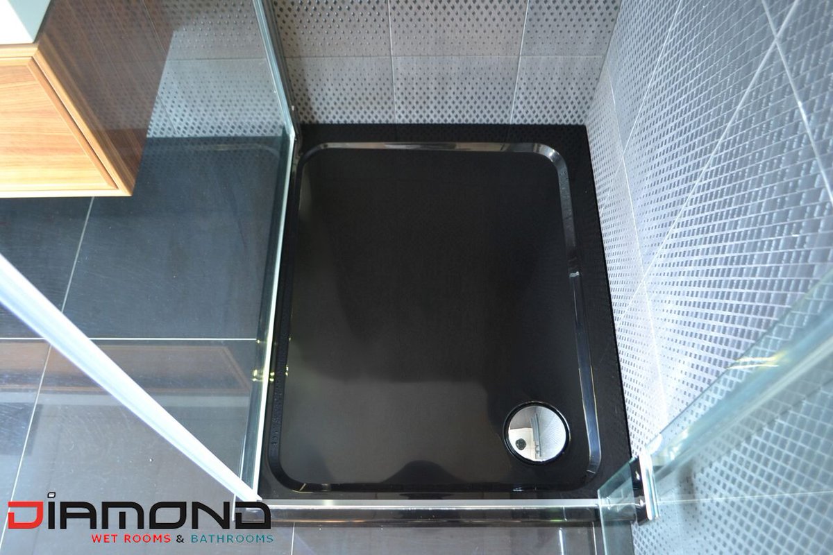 DiamondWROnline's tweet photo. Handmade in #Yorkshire #madeinbritainhour 
Black Gloss, Black Matt, Black Carbon Fibre Effect, Silver Grey Stone #showertrays Its what we do https://t.co/hIWuW3COyS