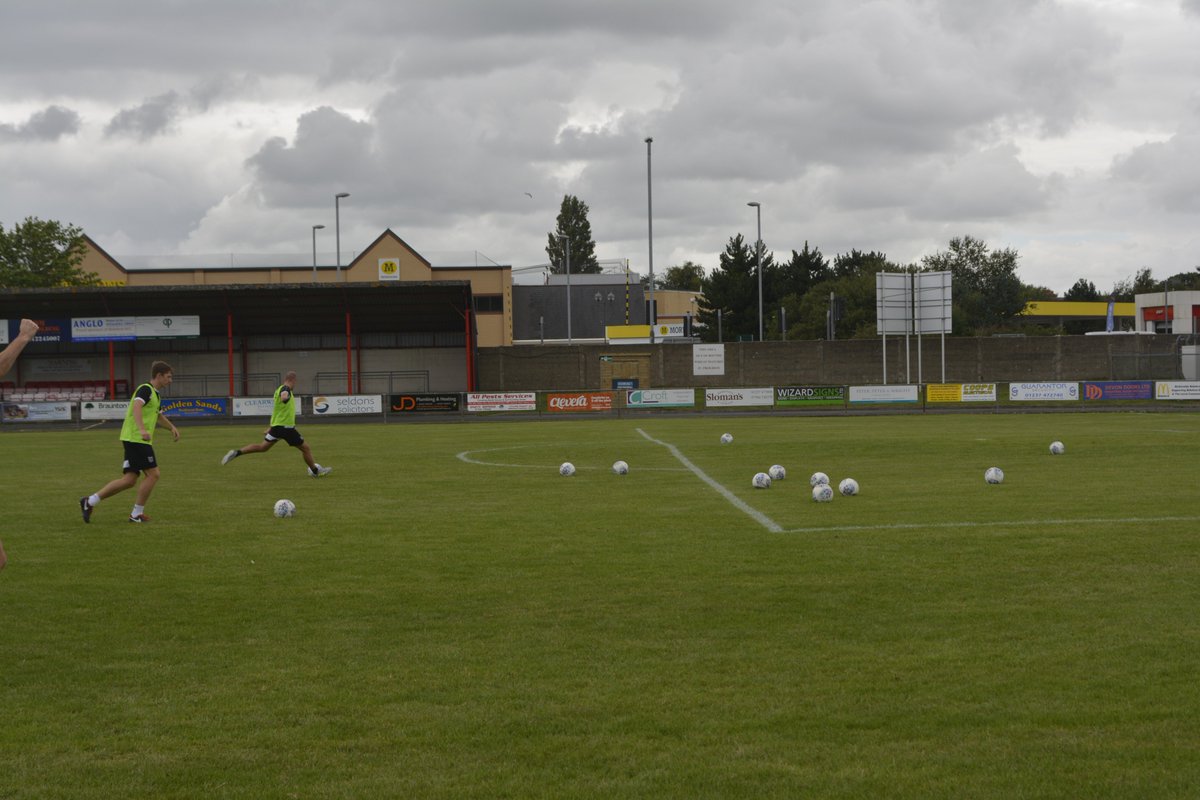 officialgtfc's tweet photo. The #GTFC players trained at @BidefordAFC this morning ahead of their game against @TavistockAFC tonight. #UTM #Devon2017 https://t.co/Y82shU6pD7