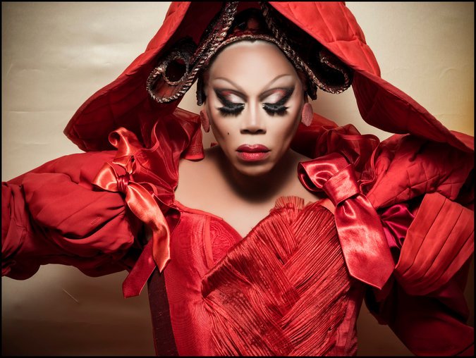 RuPaul's tweet photo. NYTimes: What the 2018 Pirelli Calendar Says About Race https://t.co/DRODJpzXdE https://t.co/ohQYkNqZHN