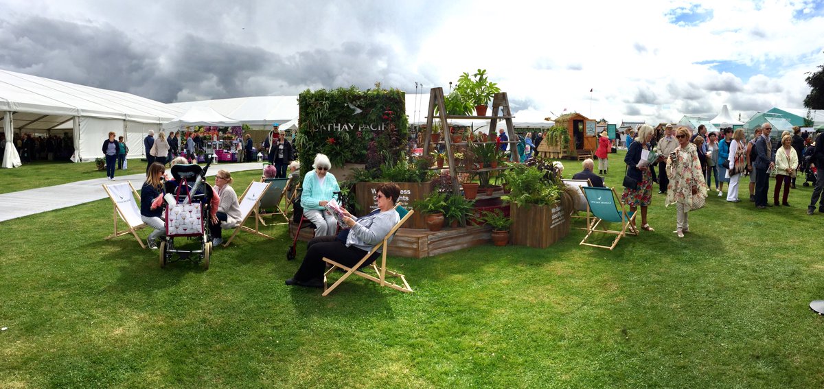 cathaypacificUK's tweet photo. We have just won 4 stars at the RHS Flower Show in Tatton Park! Come visit and win Business Class tickets! https://t.co/MXUmKcFdwX