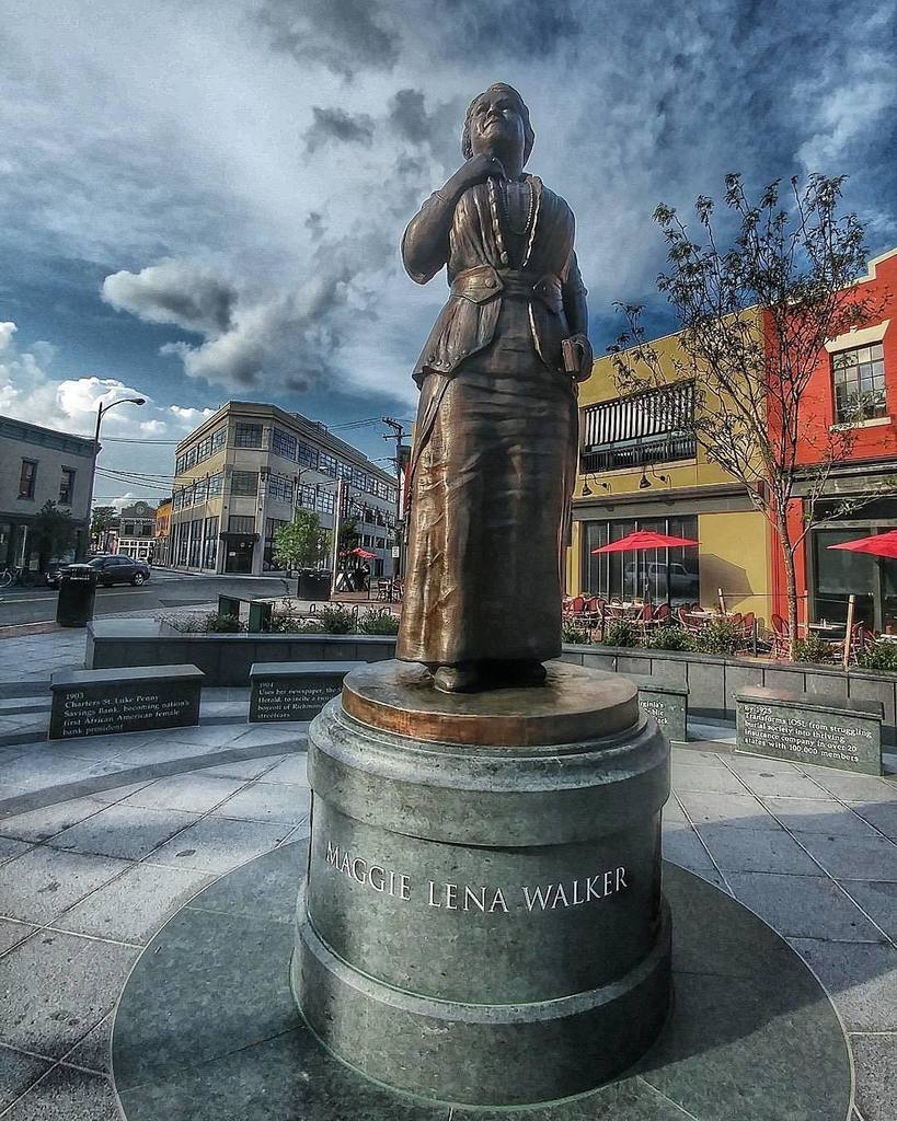 Have you seen the new Maggie L. Walker statue yet? It is a beautiful addition to Broad Street! 📸: <a href="/alukewitt/">luke witt</a> #Visi… ift.tt/2vmP1W6