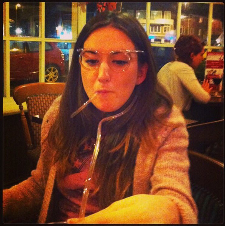 ZoeStringman's tweet image. Massive happy birthday to my girl @danieejurisic 🎈 drinking in style since day dot 2️⃣2️⃣🎉🎁