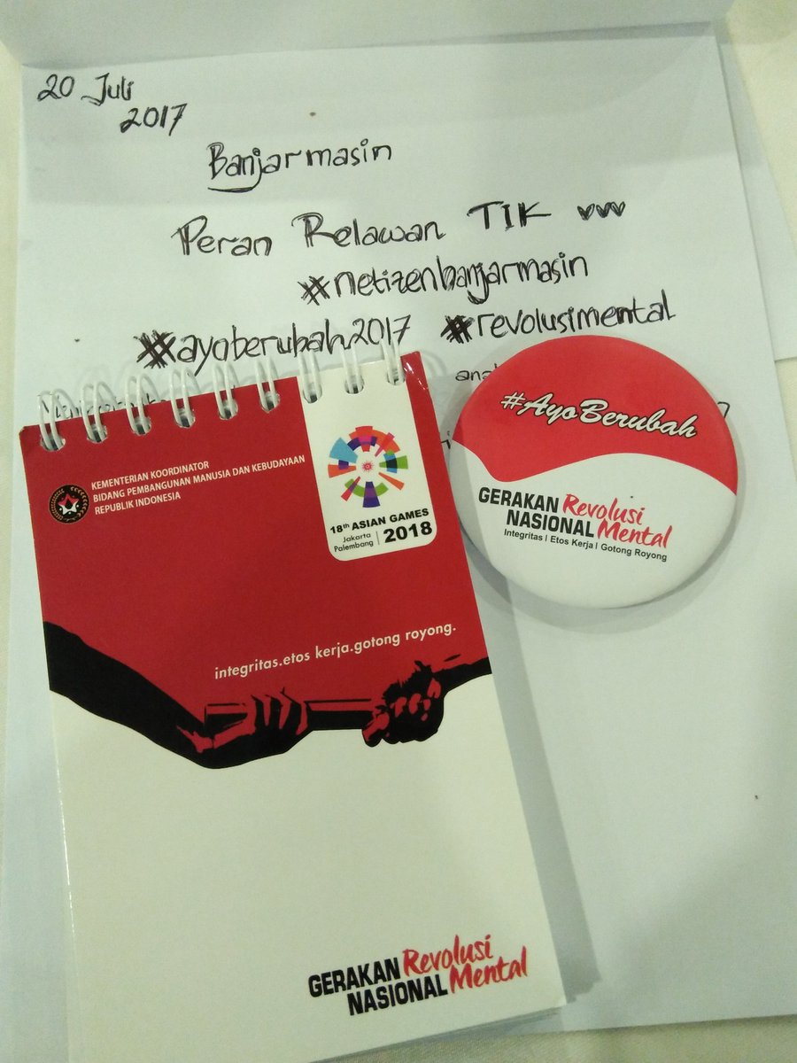 icha_Gi8oL's tweet photo. Sosialisasi GNRM melalui Medsos bersama Pelajar &amp; Netizen #ayoberubah2017 #netizenbanjarmasin #revolusimental https://t.co/iT9VfV9ykb