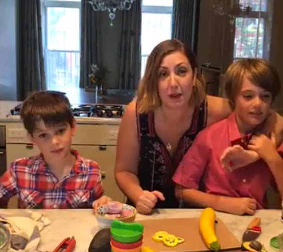 followDPG's tweet photo. Catch this awesome vid before she goes on vacation! #coolmompicks #dinner #kitchen #heatltyfoods #kidsinthekitchen #oxo https://t.co/kITJfYnbKv