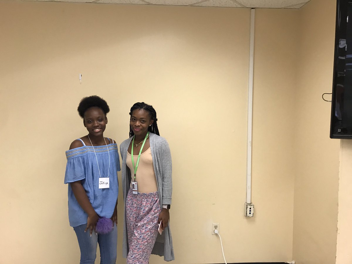 DaBigKashers's tweet photo. Our team member Brandi G. at yesterday's presentation with the Calvin Woodland Foundation! @bankondc #ymm2017 https://t.co/r9wvbbh1m8