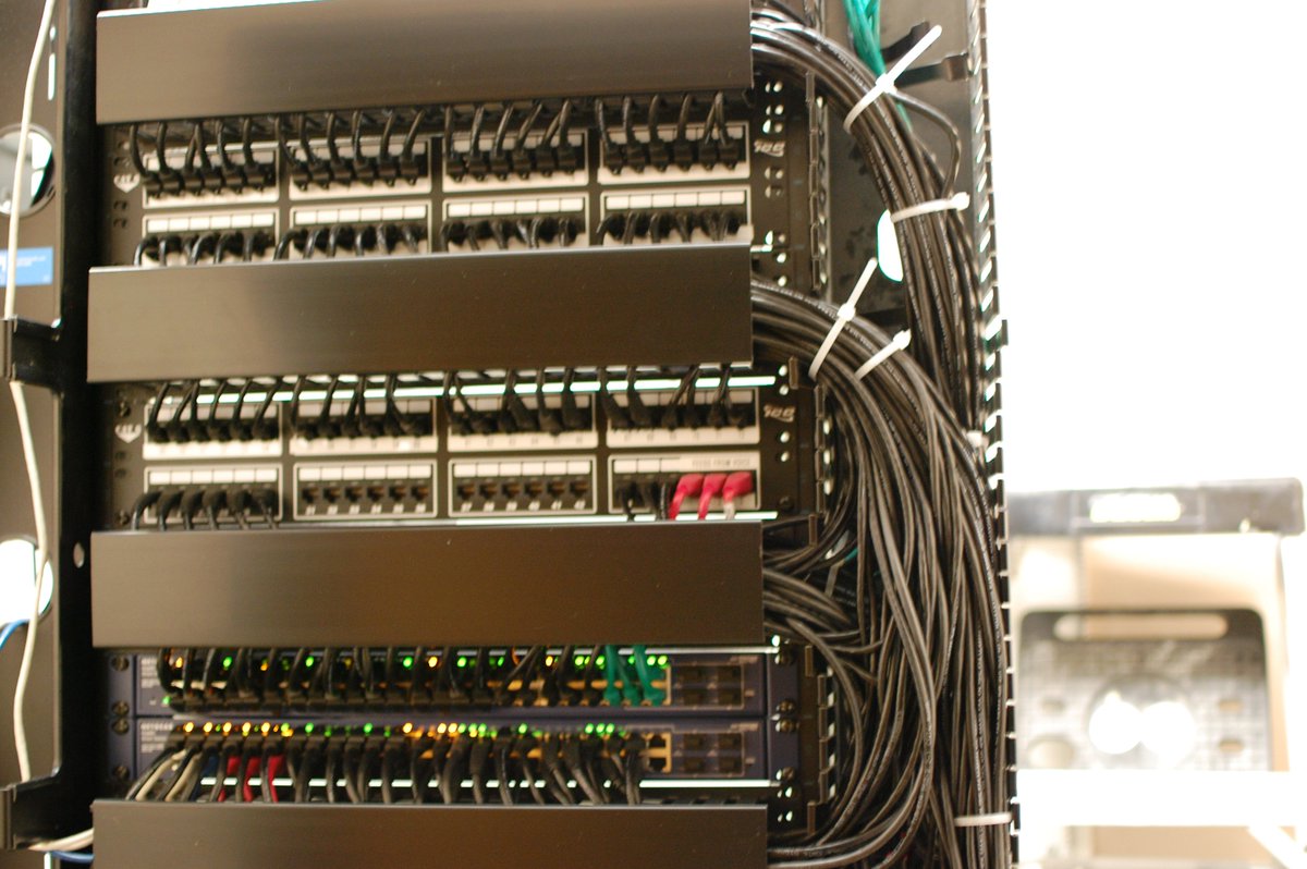 I_T_Now's tweet photo. Is your server room a disaster?  https://t.co/CN1AiZmW1g can help.  Check out some recent pics. https://t.co/r4FA7kJ12G