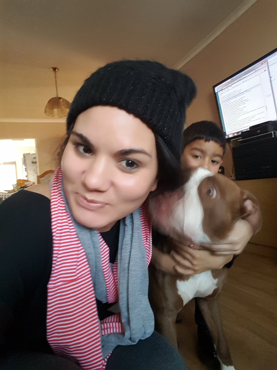 Nikdotcom's tweet image. Trying to get a selfie with Jesse, not the easiest thing in the world 😂😂😂