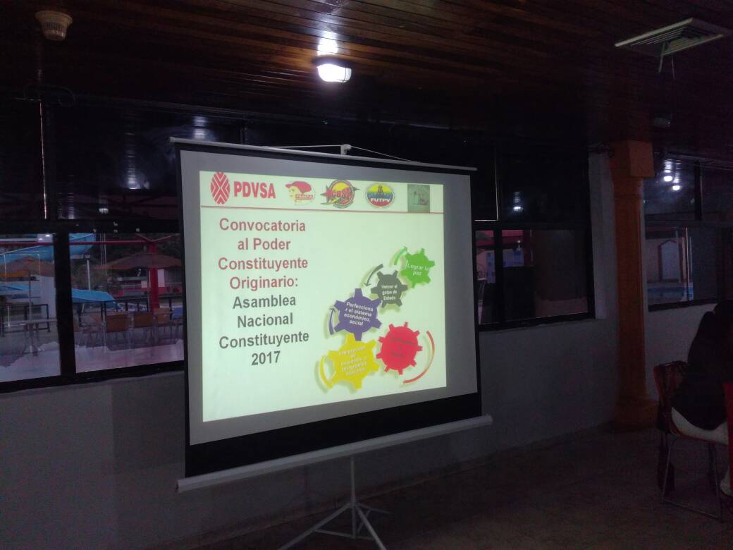 FNJPetrolera's tweet photo. Barinas: Conversatorio con jóvenes pasantes, tesistas, aprendices y recreadores sobre Poder Constituyente Originario #ConstituyenteImparable https://t.co/3OJqvG16h5
