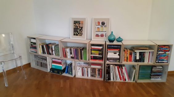BrickBoxUSA's tweet photo. Curved wall. A challenge for any bookcase...unless you choose a modular system!  #brickboxusa #storagesolutions #modularbookcase https://t.co/ZCSrWI4dhd