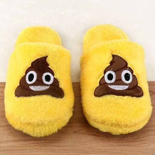 HappyDance1188's tweet photo. Enjoy these comfy emoji slippers. https://t.co/nAvbCPeYXL #tophatter #happydance #emoji #emojis #slippers #emojislippers https://t.co/D02bJ9bxOL