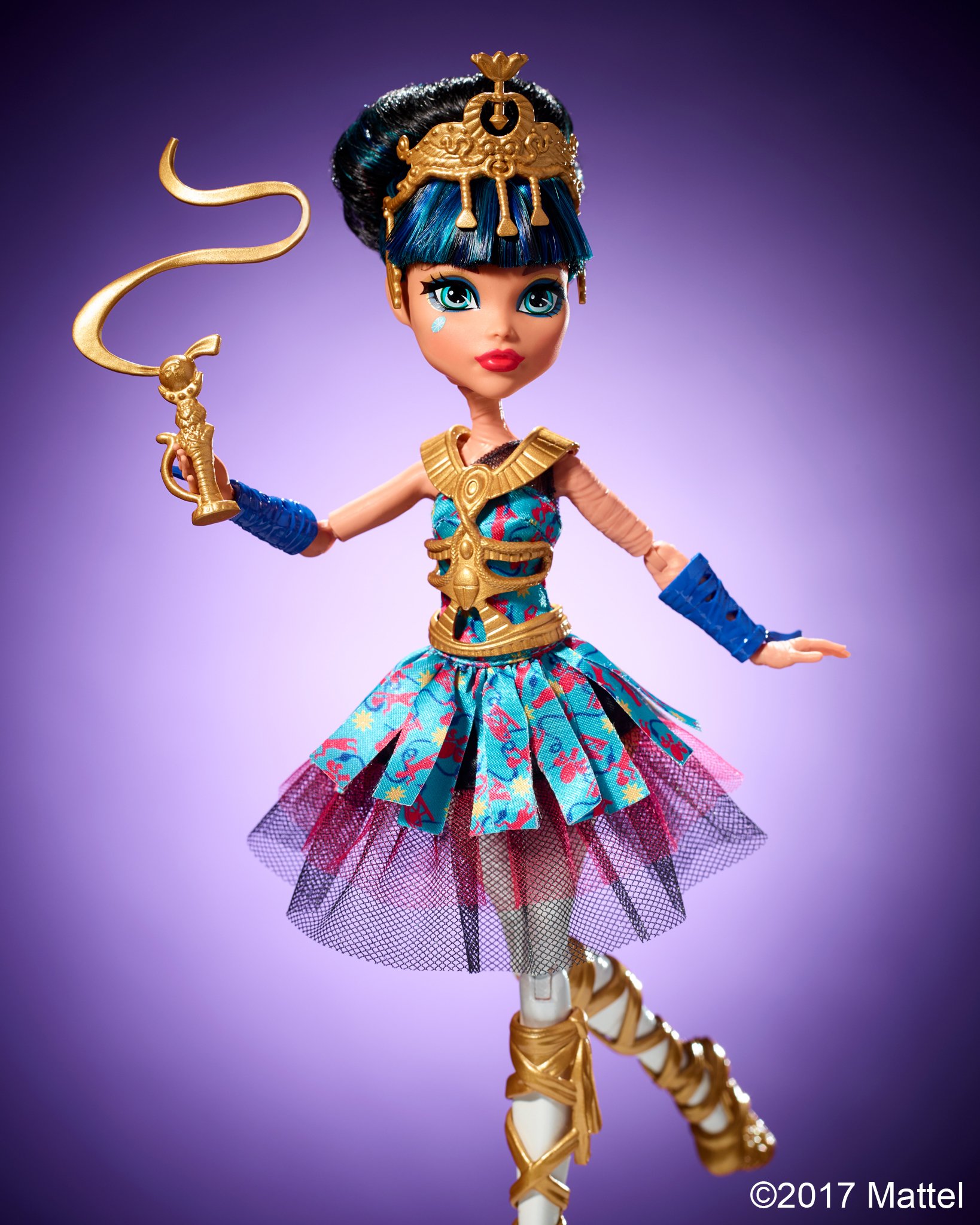 Monster High X Three cheers for the ghoul whose epic moves are always on pointe Get your paws on the CleoDeNile ballerina doll in 2018 SDCC2017 https t crhu6VrEh7 X