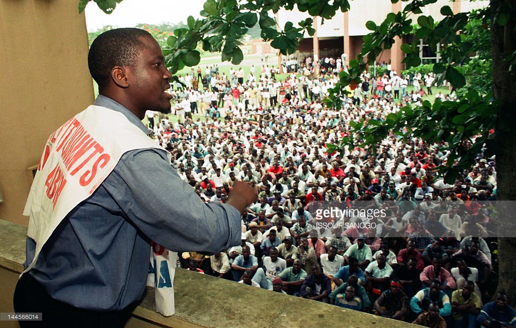 Un jeune qui a parcouru 100 villages est plus sage qu'un vieille homme qui a passé 100 ans dans un même village. JE SS JEUNES JE SS GSK