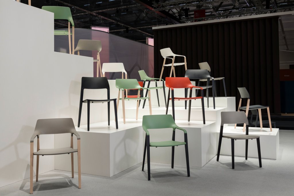 BrunnerGroup's tweet image. Gold for halm at the NeoCon #award #winner #chair ow.ly/iBvy30dMuFj