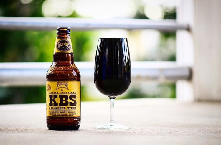 thebeermitten's tweet photo. Cheers 🍻 @sanso80.ss #thebeermitten #beermichigan #craftbeer #beerporn #beer #skroove #foundersbrewing https://t.co/VAJkX096AF
