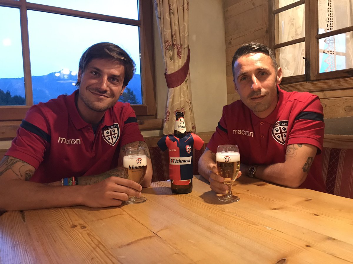 CagliariCalcio's tweet photo. Orgoglio sardo, orgoglio rossoblù ❤️💙

#forzaCasteddu #Pejo2017 https://t.co/xuocmZgj5j