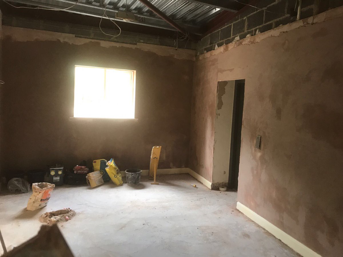 WDPANDRS's tweet photo. Day 1 at the HH Birch &amp; Son refurbishment in Nabwood for Mahoney today. The lads have proper cracked on 💪🏻

#skimkings #WD https://t.co/7oWEuGXJJ9