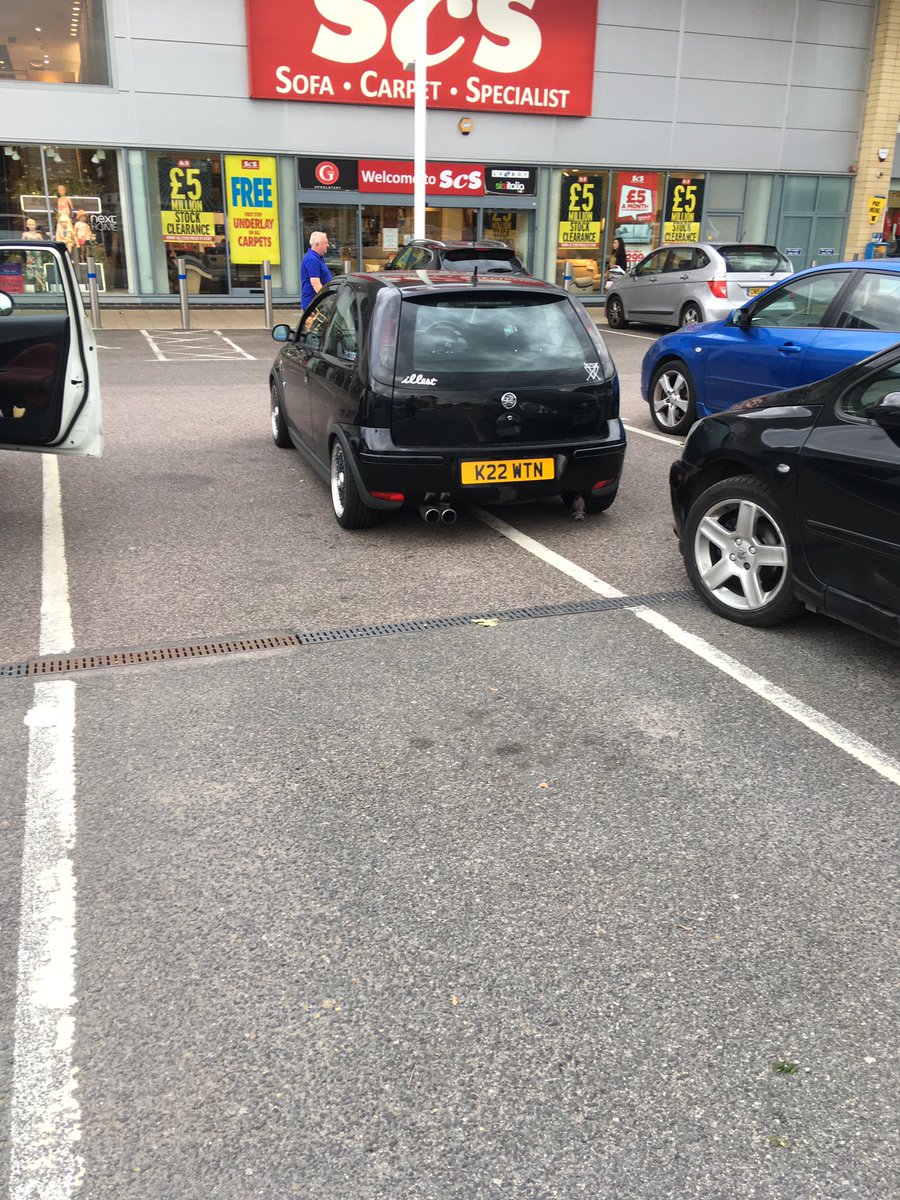 ctarr79's tweet photo. @YPLAC Whoa that door is too close to my car! That means I can be a Big Dong Socket yes?
Another twat in #Dartford https://t.co/RnyThXOtgq