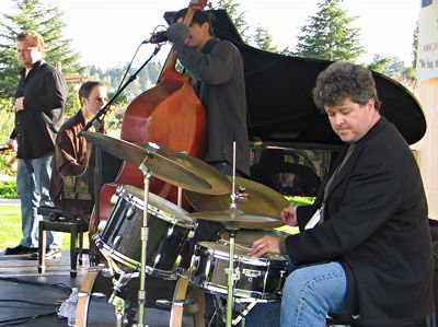 boxleys's tweet image. Greg Williamson Quartet, Pro-Am Big Band, DKT! conta.cc/2votYCW