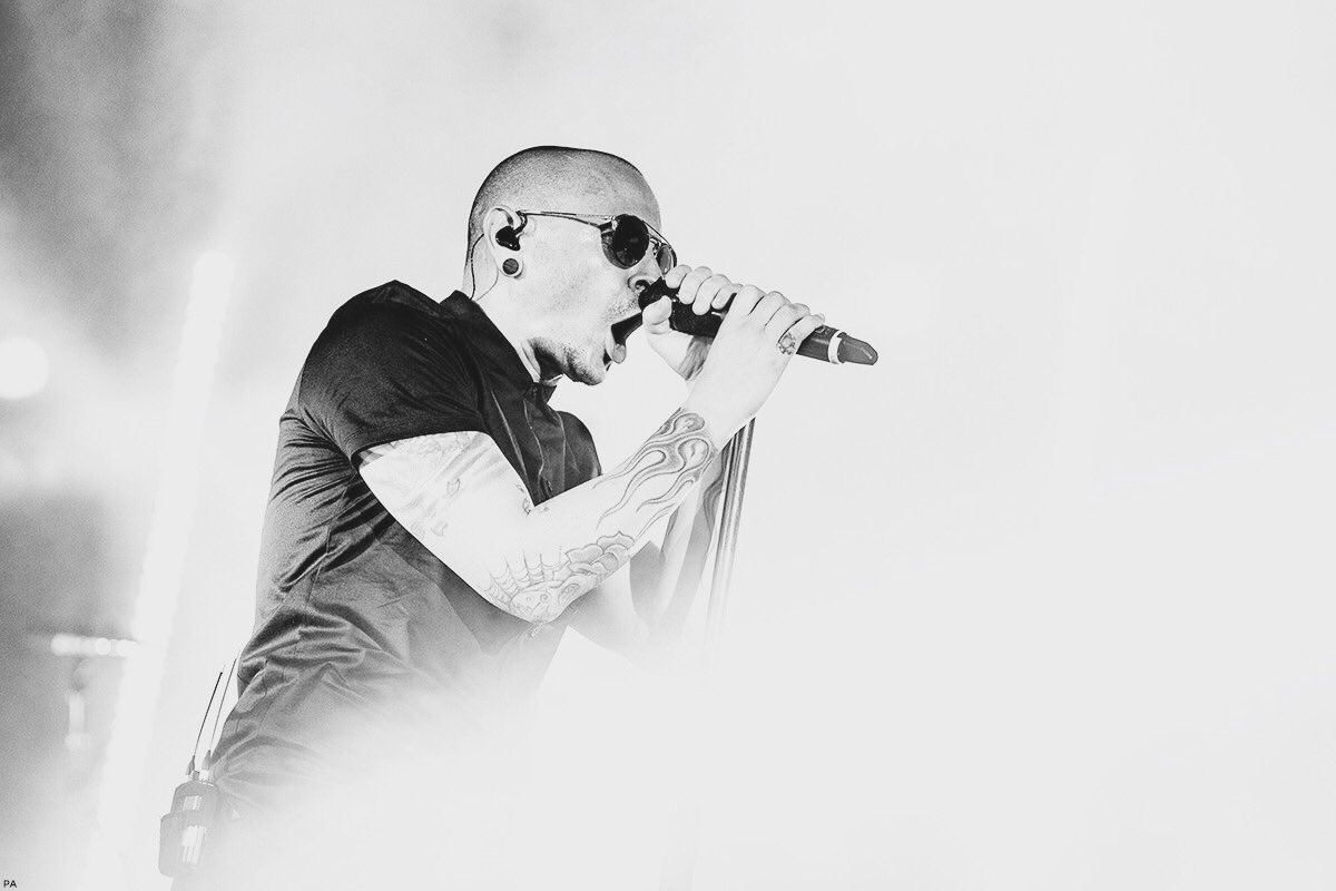 Time is a valuable thing
Watch it count down to the end of the day
The clock ticks life away
#rip #ChesterBennington
