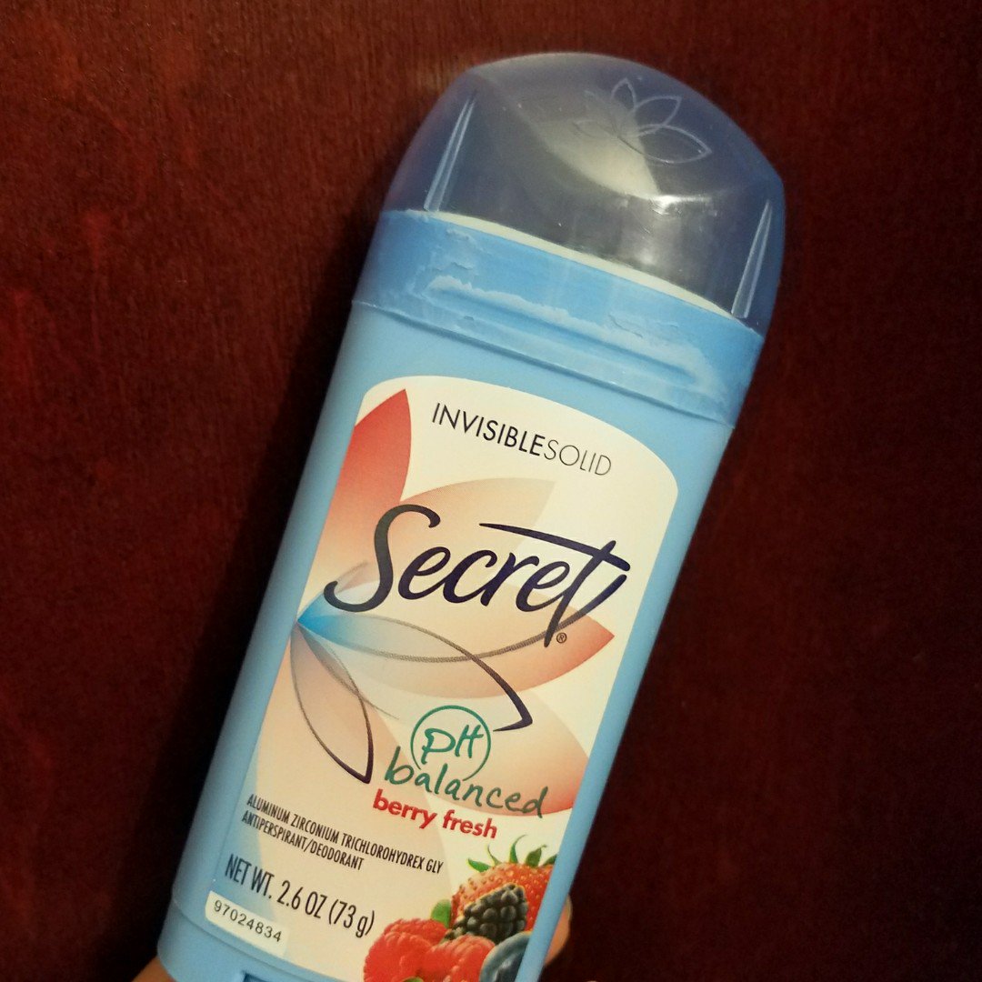 MrsLukeBryan_'s tweet photo. love my berry fresh #SecretAtWalmart @influenster it's my fave scent! #contest https://t.co/NtZ5MUseCr