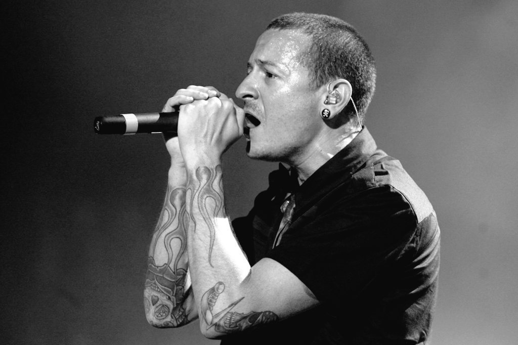 mas941's tweet photo. #AlMomento Fallece el vocalista principal de Linkin Park. Hasta pronto, Chester Bennington. https://t.co/0pxfDa6ux7