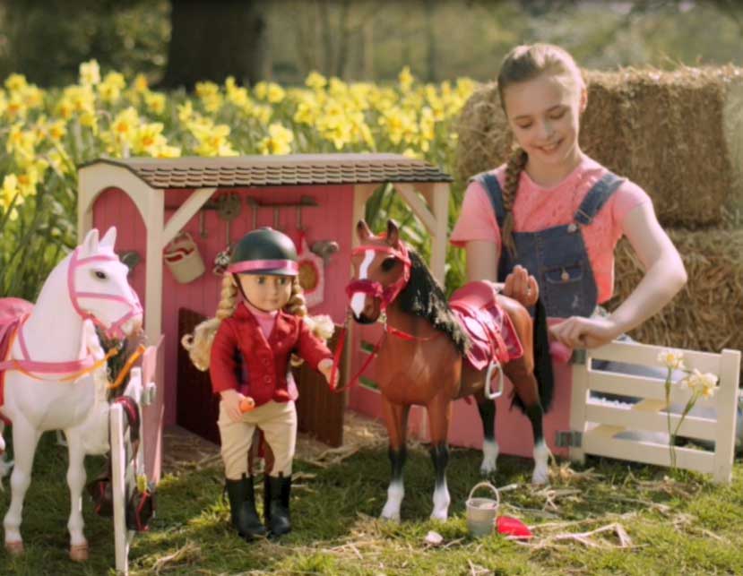 OurGenWorld's tweet photo. #Saddleup & trot over to this amazing #stables set. With room for up to 3 full sized horses & 26 accessories! https://t.co/F0DuwCOhTw #OGfun https://t.co/HgqA8MNuox