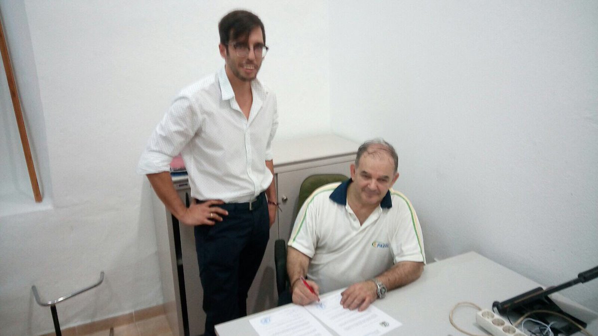 ArtesacroT's tweet photo. Firma del contrato entre la @PastoraSMarina y la @BM_F_Guerrero 📷 Francisco Santiago. https://t.co/h0YQwQOkhg