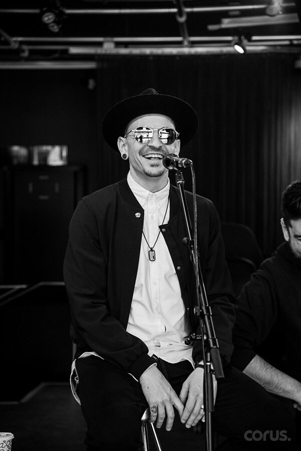 the_edge's tweet photo. RIP #ChesterBennington 💔 Our thoughts go out to his friends and family. https://t.co/yKN4qyLC6H