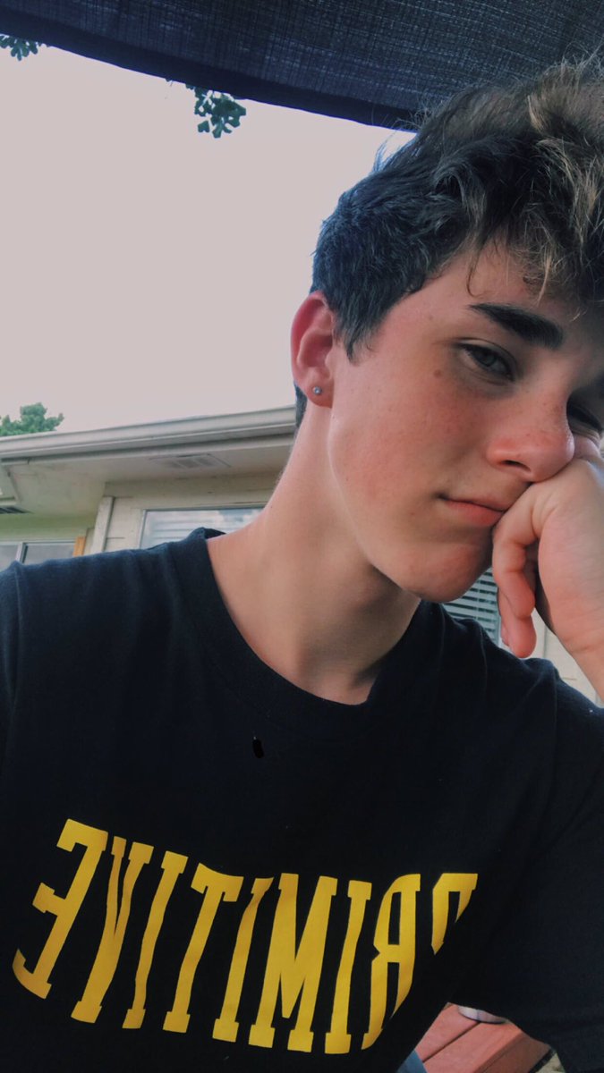 HunterRowland's tweet photo. 🌹 https://t.co/SNmUUCG2hV