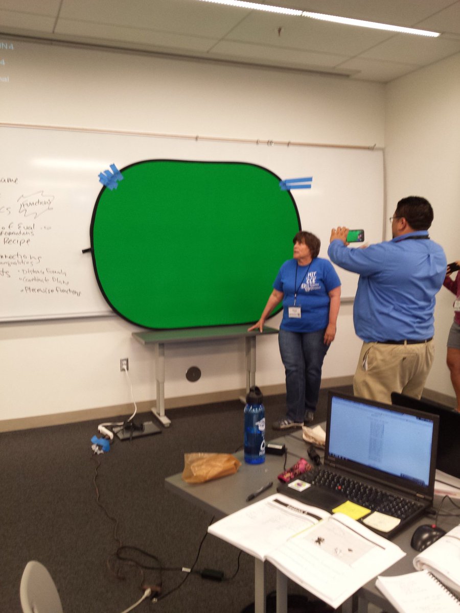 teachercsh's tweet image. We are rocking the green screen at #cspdweek!!#BootstrapCS @Bootstrapworld @edcampOSjr @cspdweek#CSforAll