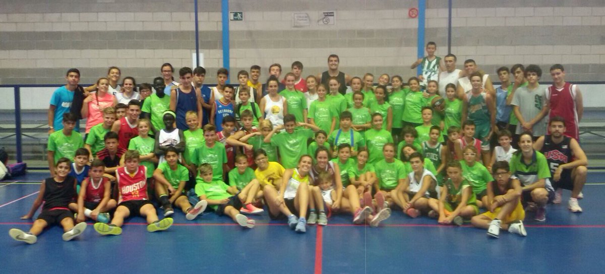 crazy_campus's tweet photo. Hoy hemos tenido una grata visita en el Crazy Campus, dos grandes: Jesus Chagoyen y Miguel Cabral #IICrazyCampus https://t.co/yx7umu3aaR