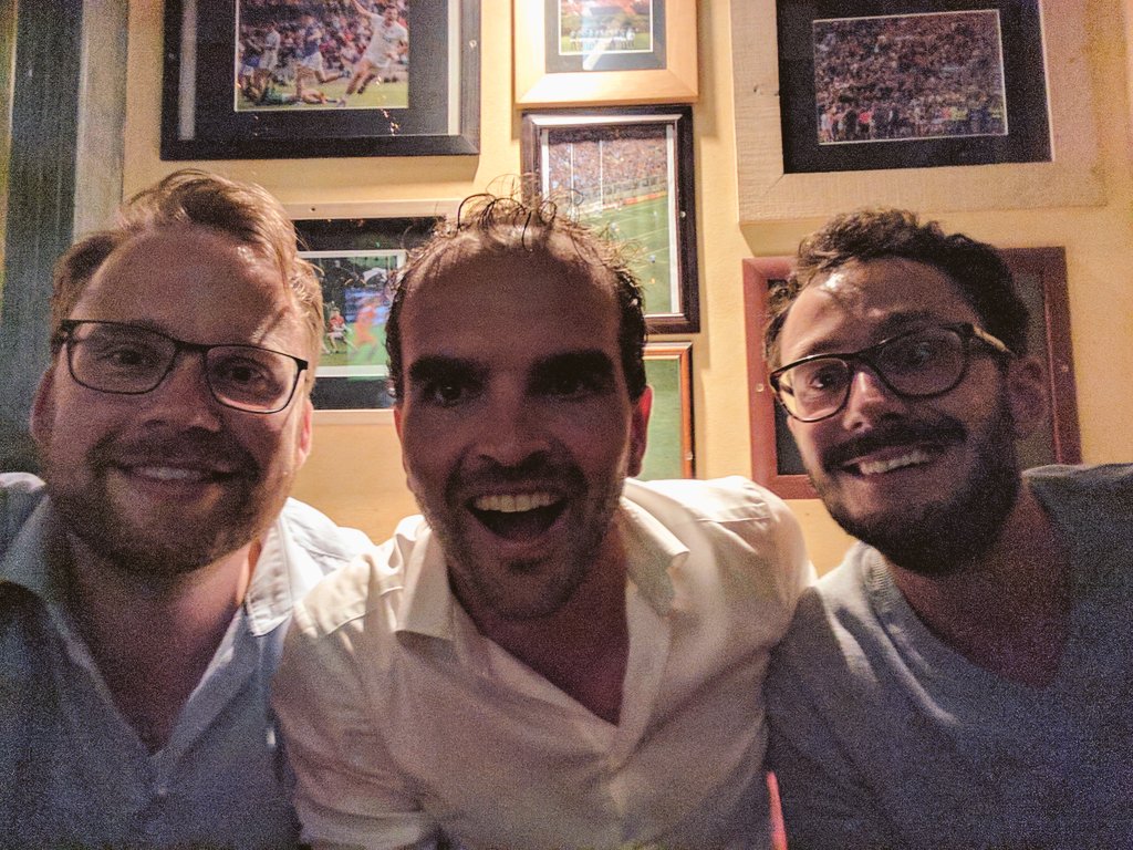 jurjenvvd's tweet photo. Avondje herinneringen ophalen #bestteamever #sentiment #wewordenoud https://t.co/PH0H7od5Us