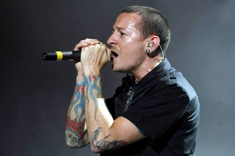 mamiajax's tweet photo. Depression can consume anyone regardless of your fame and fortune. This is truly tragic.
R.I.P Chester Bennington อีเหี้ย เศร้ามาก ร้องไห้ https://t.co/feXxEJPkWt