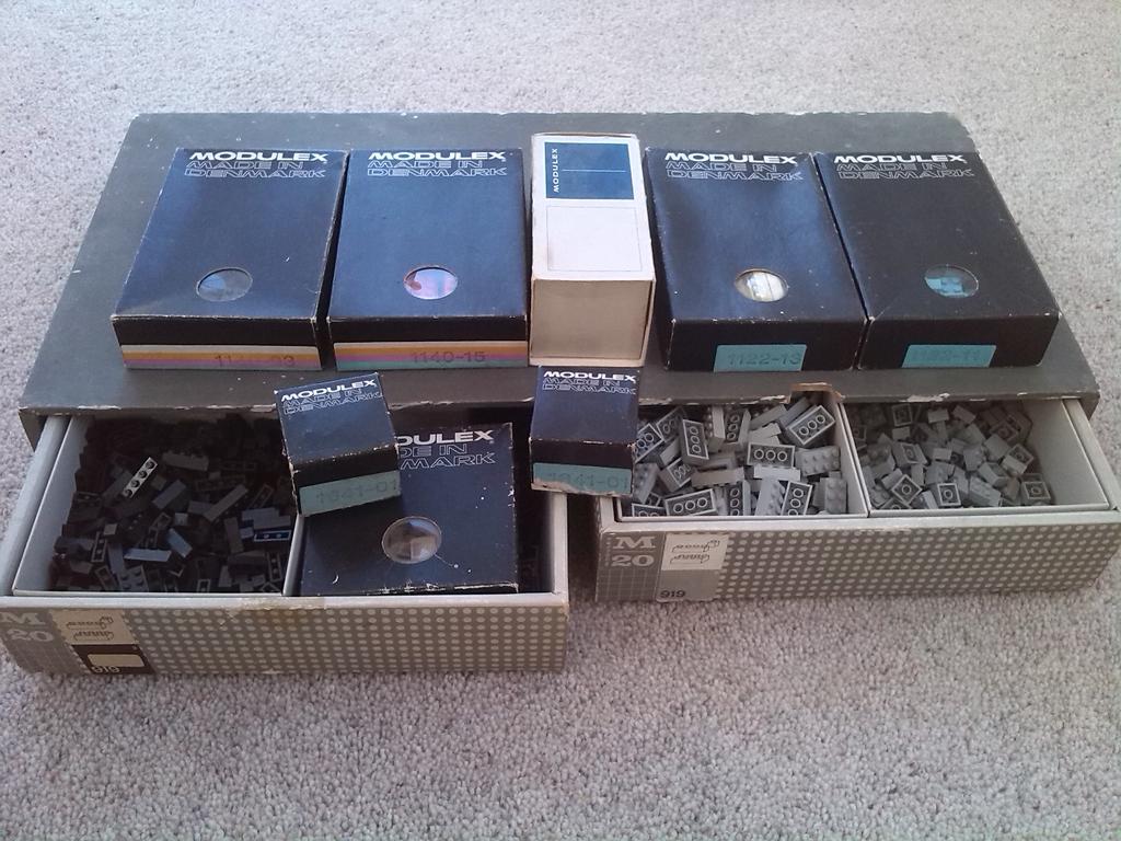 TimsDiecast's tweet image. This is just a small section of #Lego #Modulex I have available. #mantiqueshour