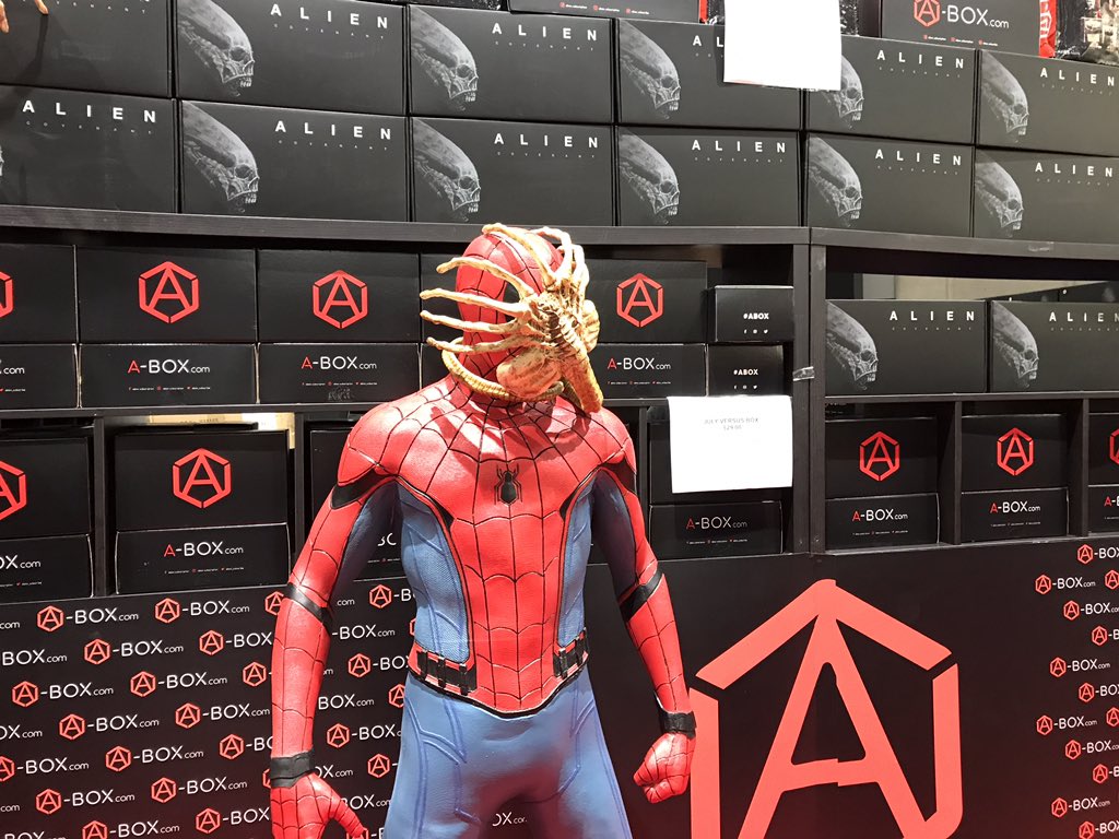 gemr's tweet photo. Get a big box of #Alien gear from @abox_production @Comic_Con. Every box comes with a free hug.  #GemrSDCC #SDCC #ABOX #AlienCovenant https://t.co/zwzBioqOmq