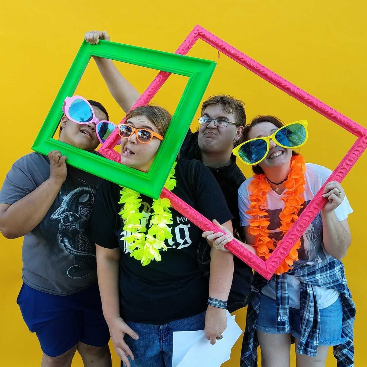 ForwardService's tweet photo. WIOA Youth group planning their #PhotoBooth at #MarketplaceThursdays downtown Wausau. #teamwork #brightfun #ExploreWIOA #WIOAfun https://t.co/uBQZjdkmjs