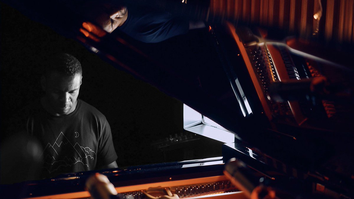davidaustingrey's tweet photo. My new video is now online. Ballad For Eric Garner (feat. Xhosa Cole). Check it! #BeneathLakes #EricGarner #Flute

https://t.co/XdCtADUVF4 https://t.co/I4rxtOzowt