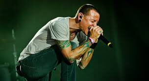 Linkin Park'ın solisti Chester Bennington evinde kendini asarak intihar etti. #linkinpark #chesterbennigton