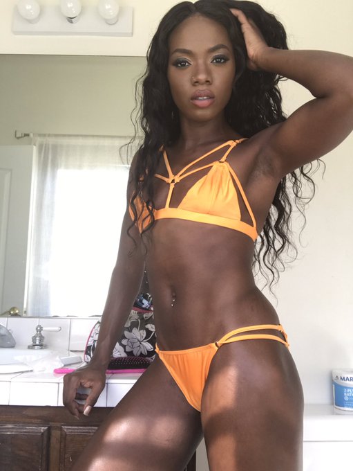 2 pic. Is there a fit body competition in porn?? https://t.co/TFErIYDYiB