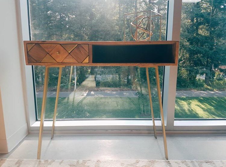 ShopMclearys's tweet photo. With an air of #elegance and #modernity, this #sidetable will coordinate nicely with other items. https://t.co/A6Qj70deUL