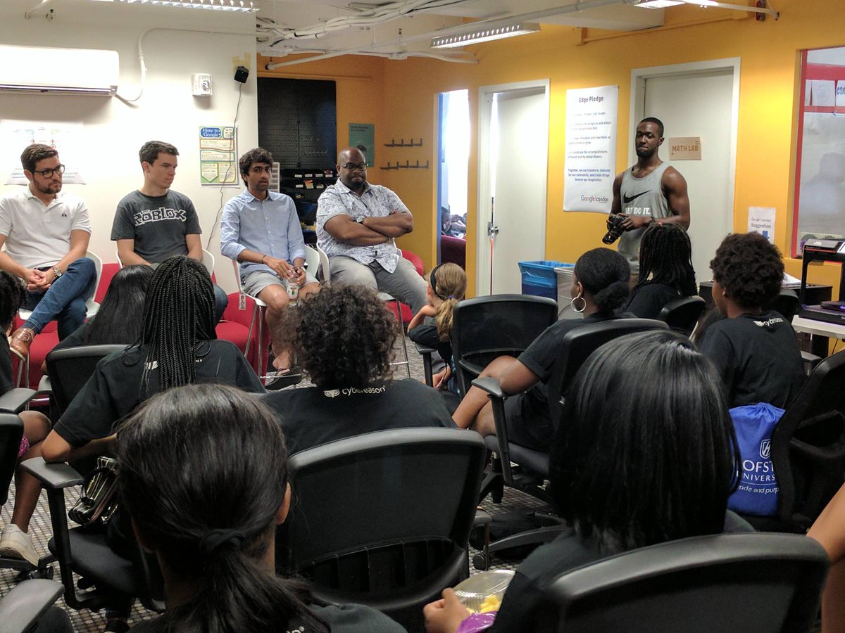 DrKavner's tweet photo. Our Q&A session with some awesome #Googlers! The #xxcoders learned so much about working at such a great place! #ThankyouGoogle #edtech https://t.co/cxbM83Cw4V