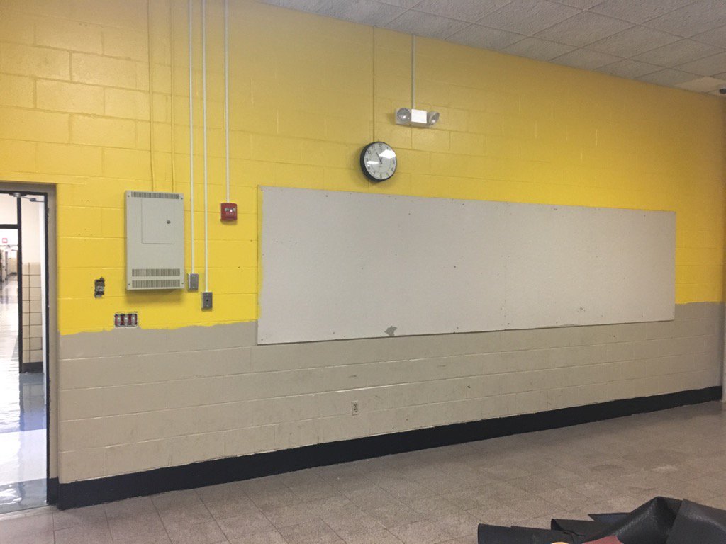 LauraCahill7's tweet photo. Cafeteria makeover is underway! Beacon blue &amp; gold.  #SouthAveElem https://t.co/Lfl0XF5Mn4